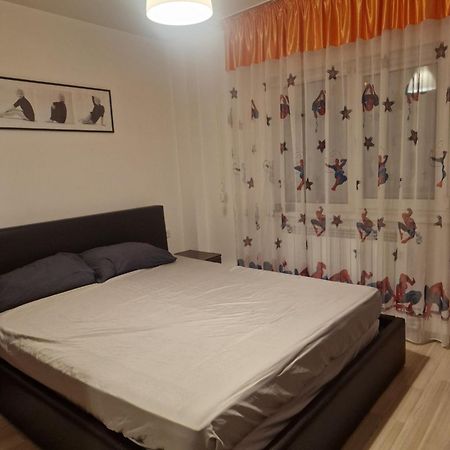 2 Bedrooms Apartment. Galaţi Εξωτερικό φωτογραφία