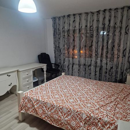 2 Bedrooms Apartment. Galaţi Εξωτερικό φωτογραφία