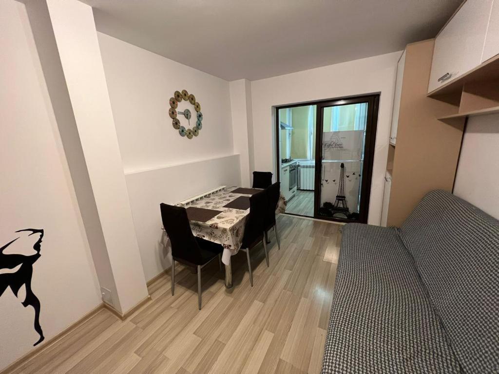 2 Bedrooms Apartment. Galaţi Εξωτερικό φωτογραφία